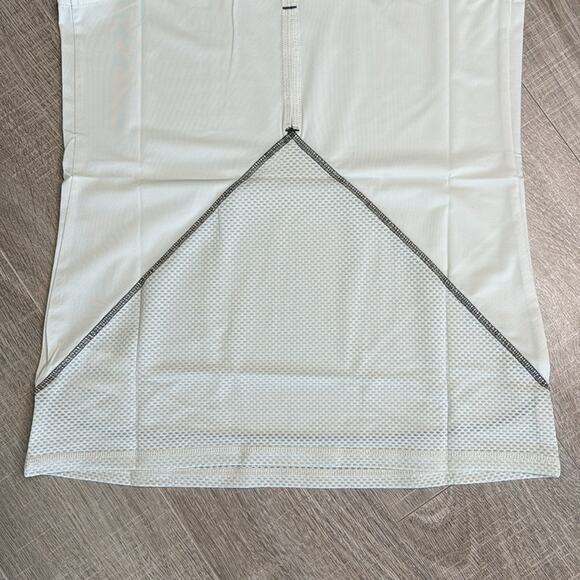 ZŪDA Gravity Grey Sleeveless Keyhole Back Scoop Neck Workout Tank Top Women’s - Picture 8 of 11